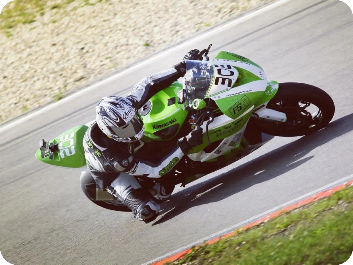 Kawasaki ZX6RR Betty – Lohmann Racing